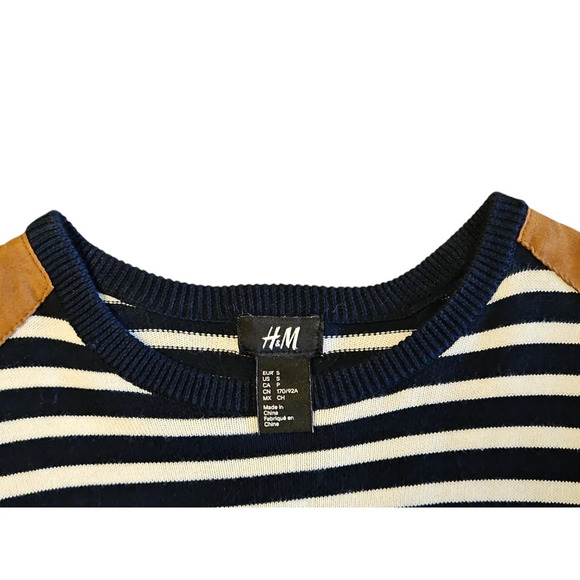 H&M Women's Blue & White Striped Sweater Size Small - Picture 3 of 9